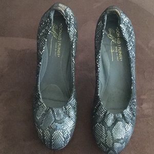 Donald J. Pliner Pump, Made in Italy
